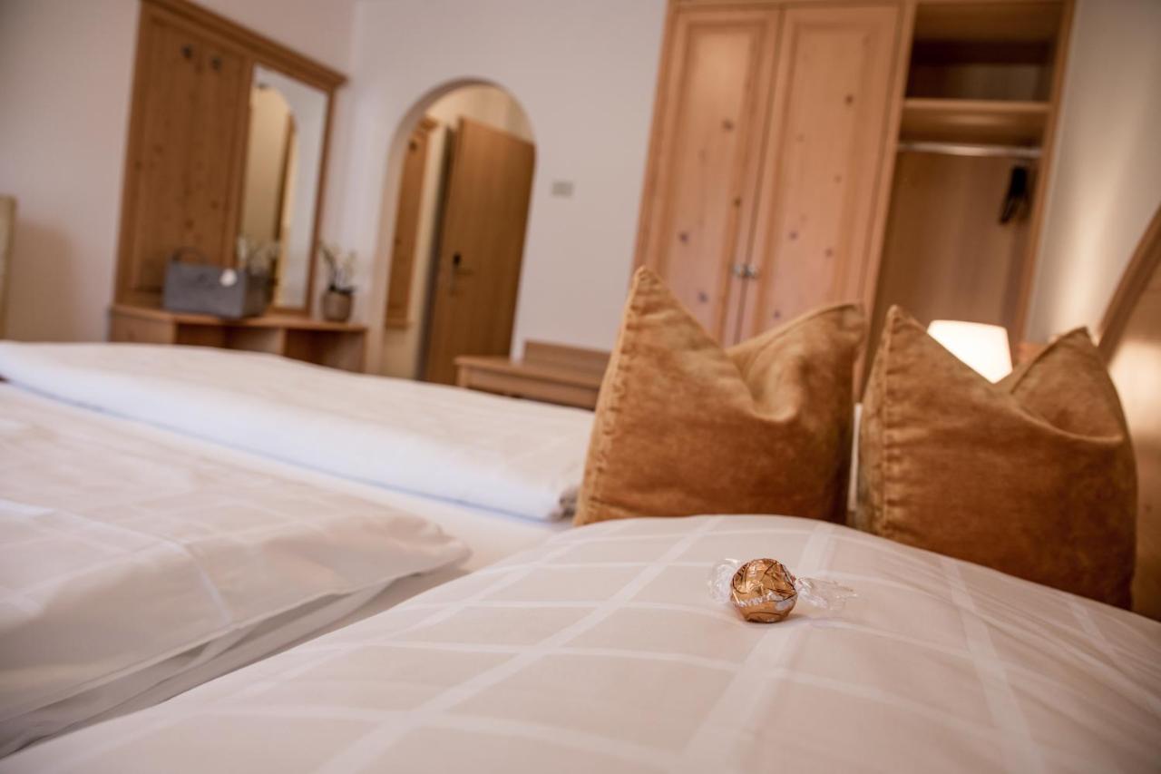 Hotel Gruber Sexten Ngoại thất bức ảnh
