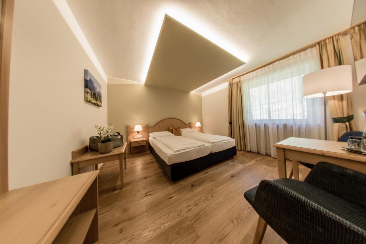 Hotel Gruber Sexten Ngoại thất bức ảnh