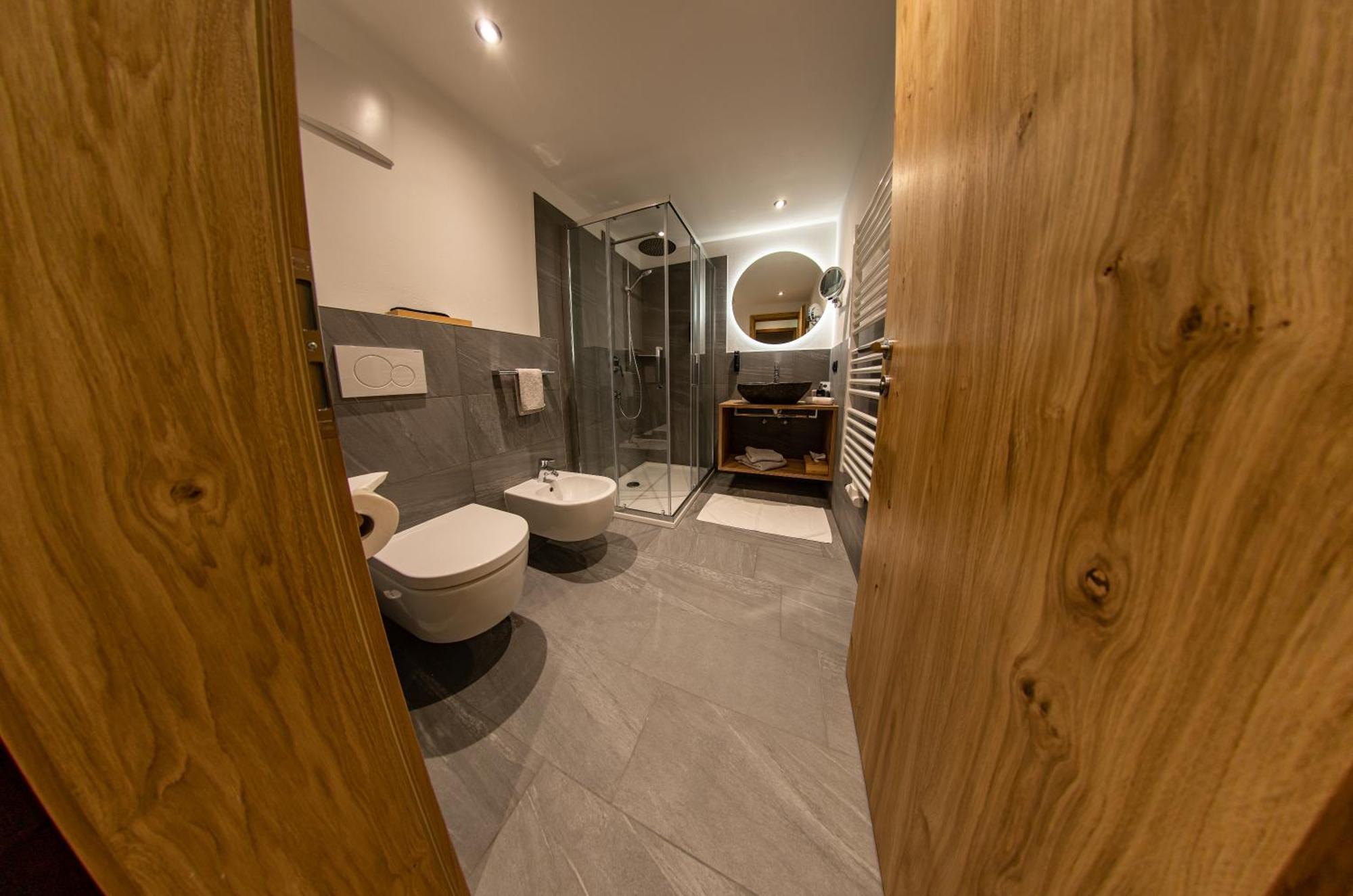 Hotel Gruber Sexten Ngoại thất bức ảnh